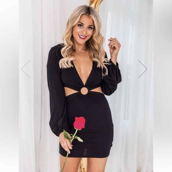 Pink Lily Dresses & Skirts - Pink Lily Chic Black Cut-Out Long Sleeve Dress